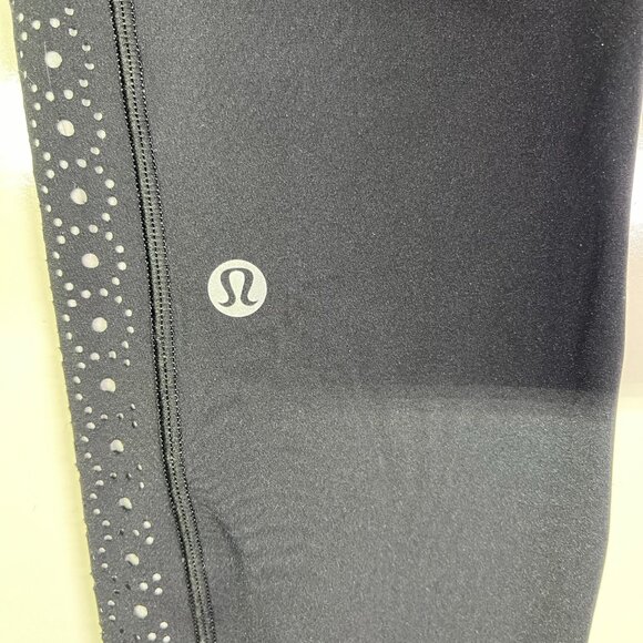 Lululemon Size 6 Colour Me Quick 7/8 Tight Black White Laser Cut - Picture 8 of 13